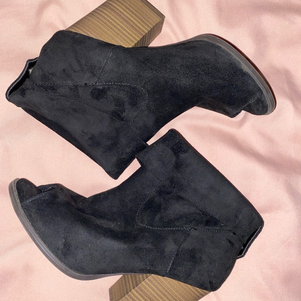 Heeled booties
